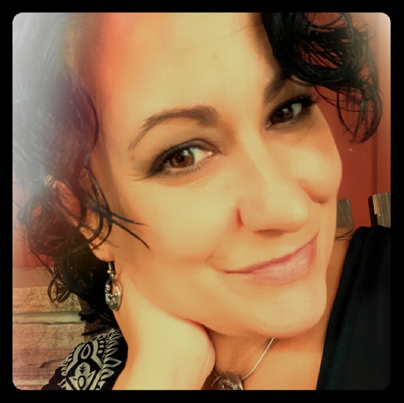 Meet your Posher, Shannon - Picture 1 of 1